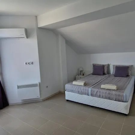Infinity View 7 * Лозенец
